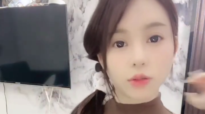 国产直播.高颜值女神盲盒系列-烤红薯_巨乳女神~抖奶掰穴_1