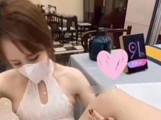 极品骚货,女神,某公司项目经理,遭遇项目经理咸猪手,想签合同只能被迫献身