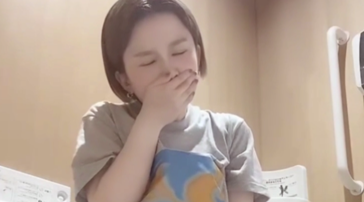 丰满小姐姐洗手间自慰