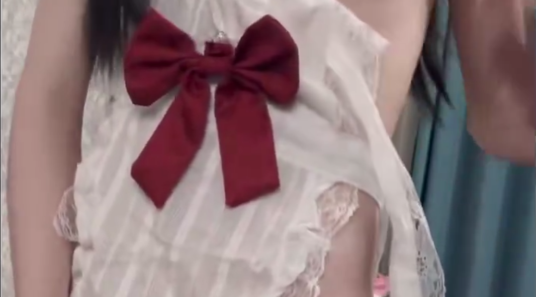 【伪娘】我发现我真的不是当婊子这块料，我无论怎么刻意装婊，都会透露出一股可爱呆萌无辜水灵大方的俏丽感