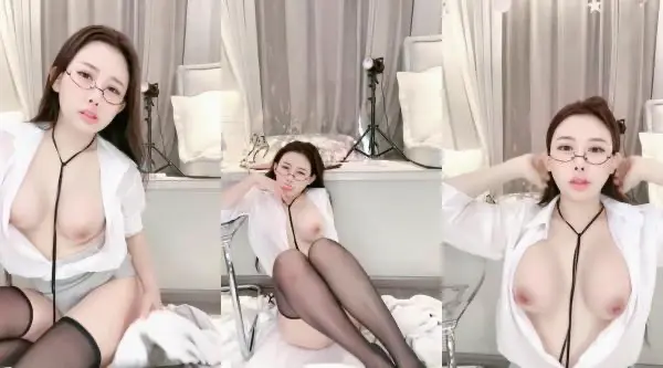 台湾极品眼镜小骚货 衬衣黑丝高跟鞋 超粉白虎美穴 玻璃棒磨蹭抽插