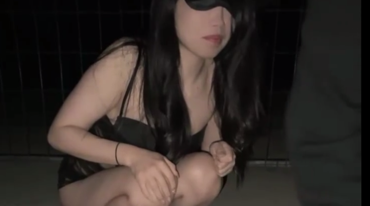 国产直播.高颜值女神盲盒系列-两个骚女深夜驾车户外！没穿内裤塞着跳蛋！蹲着野外尿尿，深喉插嘴吐了