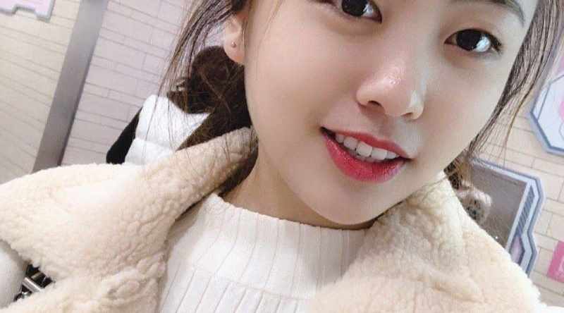 中国民航大学毕业生 李佩佩 私生活淫乱约炮成瘾 露脸自拍媚态尽显 口爆颜射彰显母狗本色！