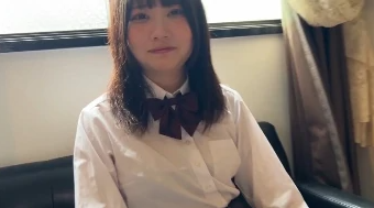 fc2-ppv 4514593【无码流出】 与小夏一起穿着制服与泳装的中出性爱是夏日风物诗