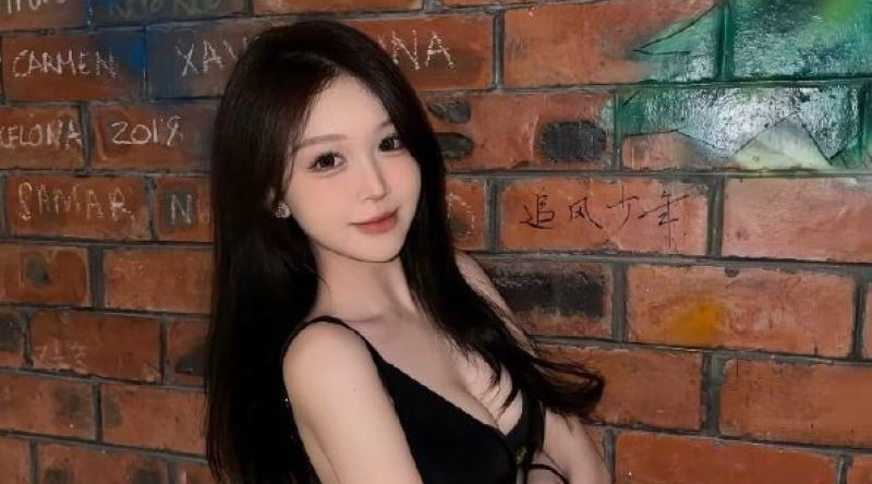 抖音7万粉网红裸聊泄密！白皙完美娇躯惊艳全网 一线天馒头逼挑逗金主 诱惑爆表！