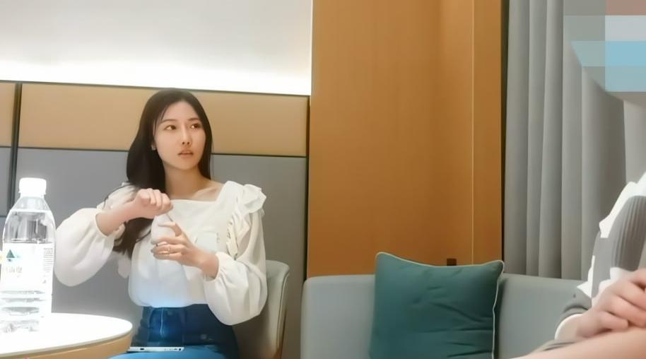 3000约炮极品外围女神，身材非常的棒，还很精明好几次都发现了摄像头 #肥尸哥