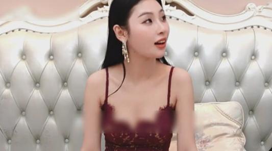 树屋轻调 超爽付费新作《盗梦空间》 美艳女主被变态医生催眠强奸 梦境与现实来回切换同时达到高潮！