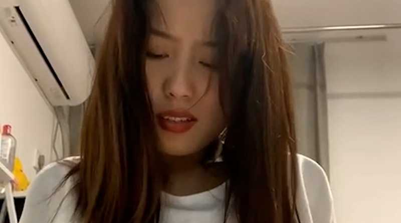 瓜友投稿！约炮极品大一学妹私拍合集 清纯少女破处后性瘾极强 竟主动开房无套求操！