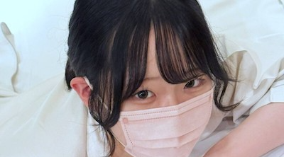 FC2-PPV-4692702 「尿尿」SSS級白皙無辜女孩脫掉內衣用振動器高潮她被一個令人毛骨悚然的老男人擺佈