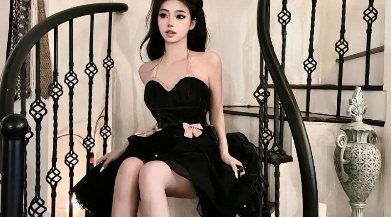 抖音极品网红Leelee大尺度视频泄露 蜂腰豪乳堪称完美尤物 被金主打桩猛干口爆吞精 骚劲爆棚！