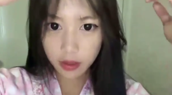 【乐乐妹妹】兼职下海，假期赚下学期的学费生活费，粉嫩的少女胴体，超赞推荐