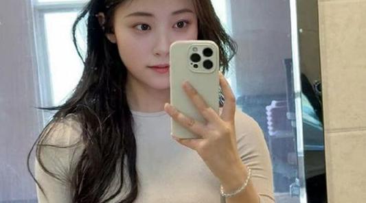 怀化老师 吕妍菲 人民教师化身淫乱骚鸡 被甩后露脸约炮视频被当福利流出 表面端庄都是假的！