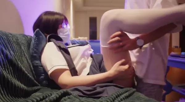 眼镜JK美眉 不舒服吗 太干了 我在色情网站看到我视频了 好深啊啊不干了 被小哥哥无套最后连连求饶