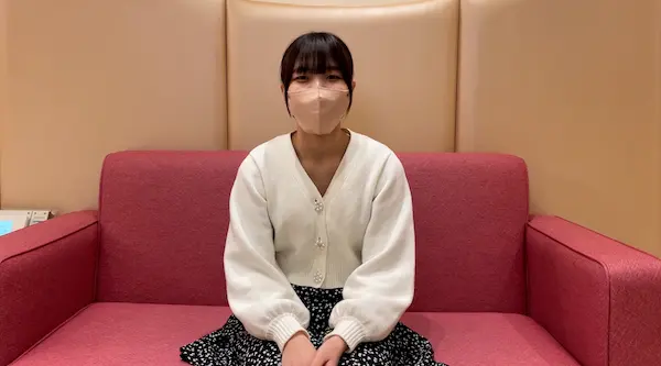 FC2-4053102 [包含] 清纯可爱的保育老师人生中的第一次中出。她以类似母牛的姿势站了起来，阴茎立即破裂，大量精液溢出。