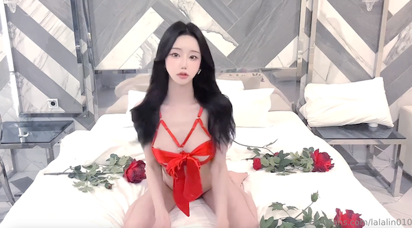 绝世容颜韩国TS美妖LeeLeeLin,娇艳欲滴美妖和粉丝酒店约炮,被干到翻白眼 - 国产自拍视频