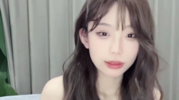 午夜玫瑰喵喵_巨乳超美少女！ 大奶子乳浪翻滚深喉操逼_5