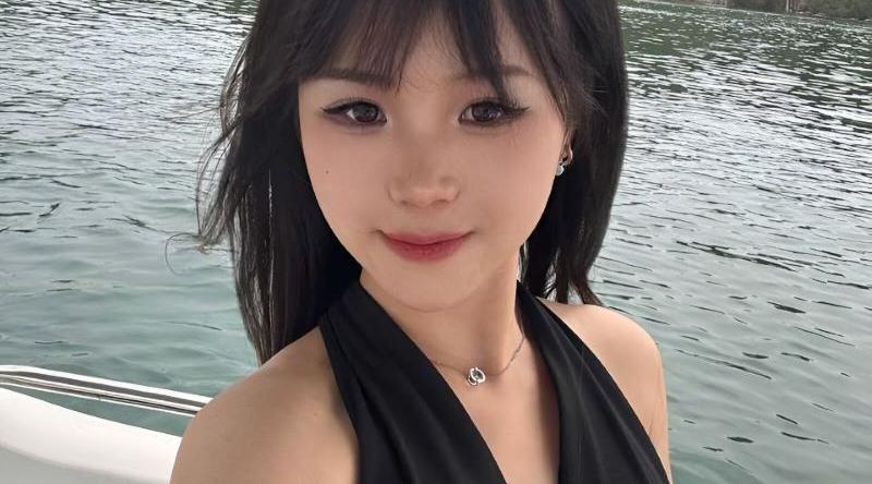 天津师大 郁语心 清纯照片撩肥仔面基翻车被指责照骗 空虚肥仔含泪打完这一炮！