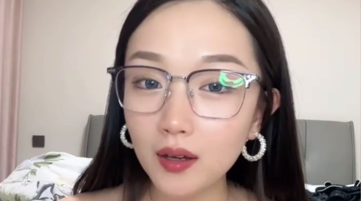 【萝莉叭嗦】眼镜女学生!_极品美乳抠穴道具自慰骚死啦!