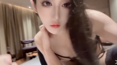 比女人还漂亮伪娘『Ts潘小雨辰呀』化身魅魔坐到大肉棒上面尽情扭动自己的大肉臀 哥哥说从来没有见过这么骚的