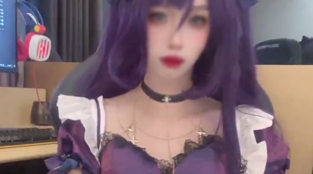 【伪娘】白嫩肌肤伪娘cos自慰