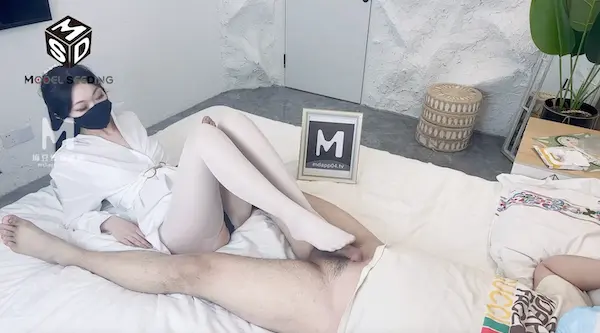 麻豆传媒女神乱爱系列MSD141｜内射我的萝莉同事｜纯欲白丝享受