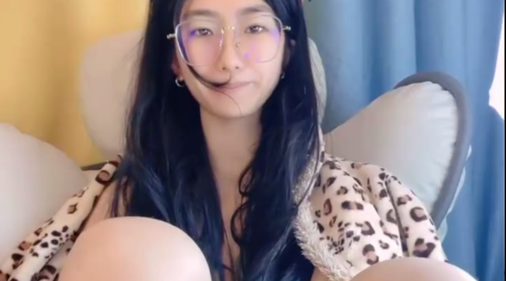 国产直播.高颜值女神盲盒系列-花之虫导游】极品尤物美御姐！跳蛋振动棒捅骚穴，炮友加入操逼，第一视角抽插，后入美臀撞击