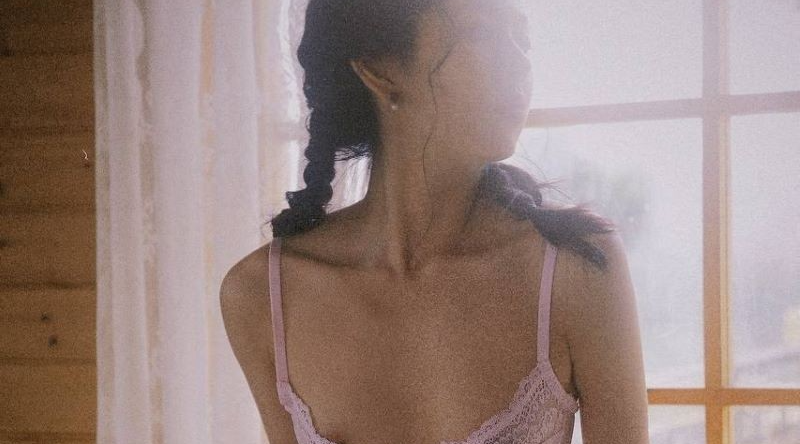 极品大学生嫩妹 孙莹莹 性爱视频曝光 舌钉口交展示娴熟口技 被大屌无套爆操淫叫连连！