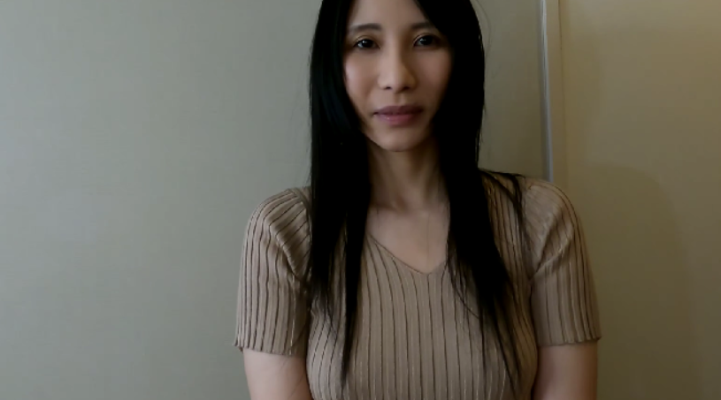 FC2 PPV 4750757【无码流出】 擦りあうニーハイと極太チンポ。ガマン汁もカラカラになる地獄素股から始まる極上SEX！！孕ませオヤジのロマン砲が止まりません