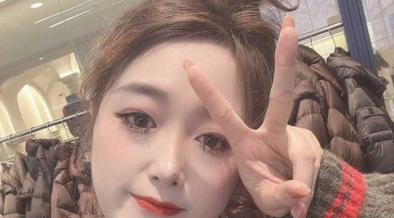 株洲裸贷美少妇 陈佳纯 自慰视频曝光 生过孩子的老逼就是不一样 扣起逼来骚气冲天 隔着屏幕都差点射出来！