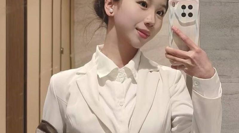 学生妹私拍合集泄密 巨乳反差婊们 被摄影师套路全裸私拍摄影 咸猪手玩弄骚穴肆意揉奶极品大奶！