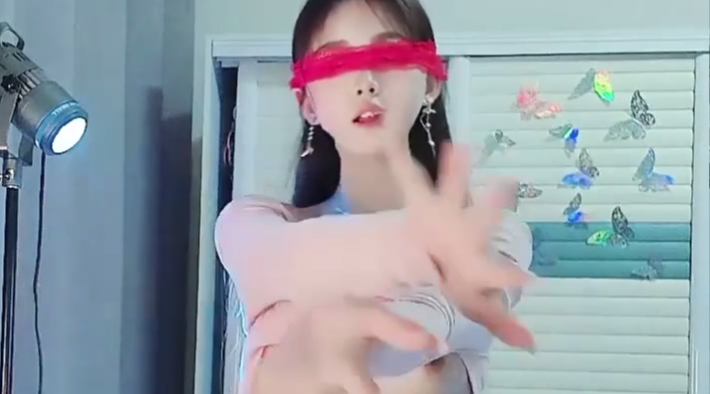 国产直播.高颜值女神盲盒系列-小懒猫_甜美校花!强强连手闺蜜妍妍酱~裸舞~道具~喷水!_2