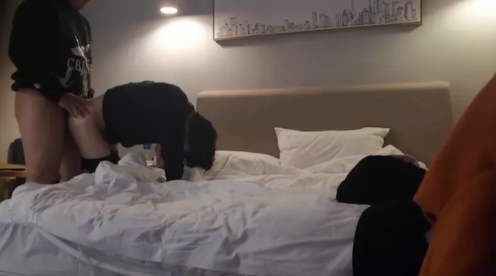 黑寡妇｜黑色玫瑰｜公寓接客大一骚弟弟出来嫖娼 最后都没发现嫖了个人妖