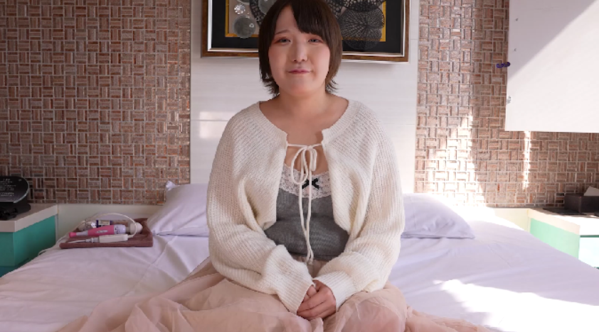 FC2 PPV 4842717【无码】 368_【彼氏公認NTRセックス】乗馬と茶道を嗜む上品育ち。厳格な家庭環境と、彼氏とのエッチに物足りなさを抱え、初めての撮影へ。いきなり3P中出しセックスで欲求解放、大満足！日向ちゃん第1章【海外版】