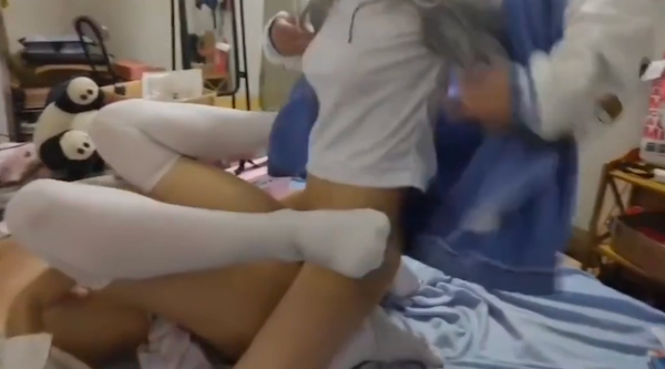 白丝萝莉伪娘贴贴,你拍后面,无套爆炒大吊药娘,最后灌入精液 - 国产自拍视频