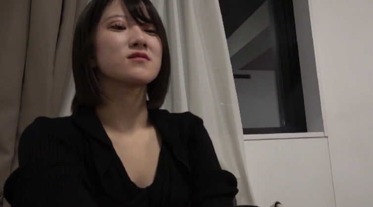 FC2 PPV 4846825【无码】 【初撮り】六本木スレンダーラウンジ嬢中華街ロマンチックデートで恋するように乱れまくり！デカチンハメ撮り師に甘く堕とされ高速バック痙攣中出し