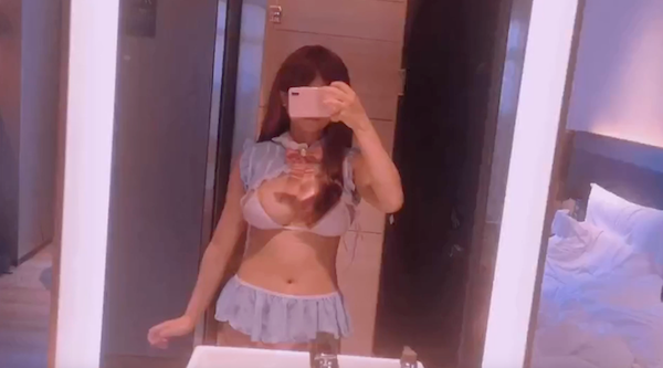 白丝小母狗学妹,被金主爸爸包养,粉嫩嫩白虎小穴无套内射,精液从小穴流出的样子简直不要太淫荡