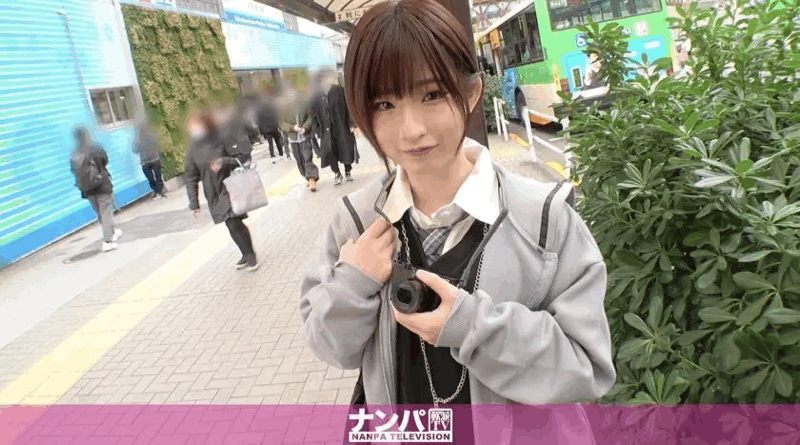 GANA-2849 マジ軟派、初撮。 1914 おっとりカメラ女子を高田馬場でナンパ！話しててほっこりするミニマム少女(身長148cm)も実は欲求不満で… 脱がしてびっくりスベスベもち肌！頬ずりしたくなる真っ白なお尻を鷲掴みにしてピストン連打！！！