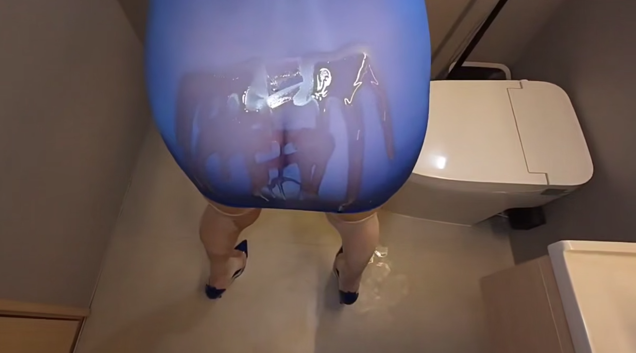 【伪娘】看来贵宾您对便器的菊穴也很感兴趣呢