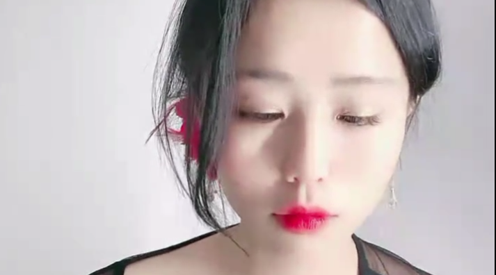 人妻感满满，高跟黑丝诱惑