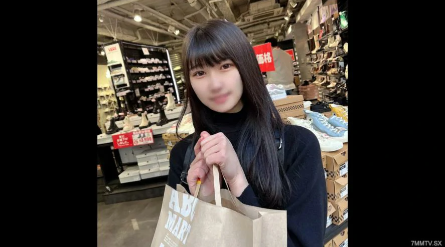 fc2-ppv 3256136【无码流出】 首次拍摄/亮相！ ！限时至 4/19！ ！一个天真的 20 岁女大学生突然开始在公共场合摸我的胯部。