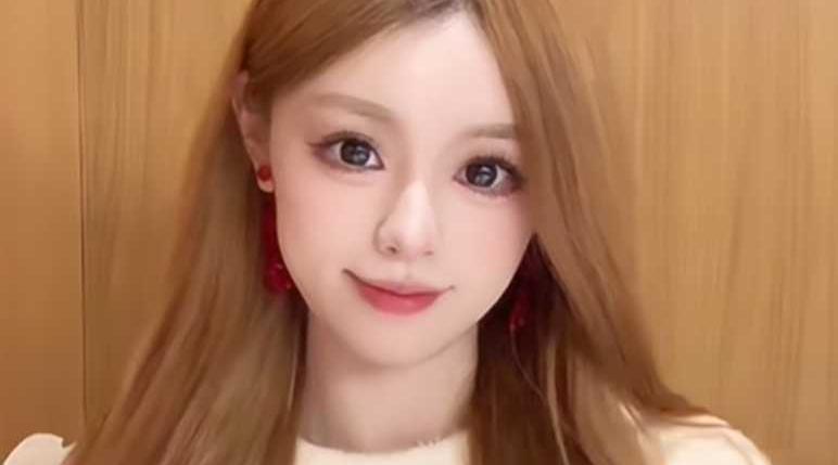 约炮男神 超级赛亚人 性爱私拍流出 超美网红露脸舔屌 骑乘摇奶疯狂浪叫 人帅屌大就是不缺逼啊！