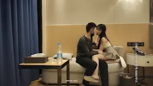 【千人斩小东头】大神回归约操极品兼职00后外围，苗条美乳，舌吻口交后入