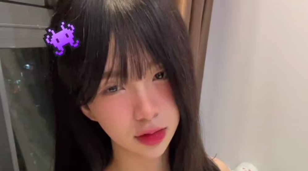 【TS】推特sellykat18vn又有新面孔了，是越南的小妹妹，长着一张无可争议的脸，已经开始鸡儿爽了