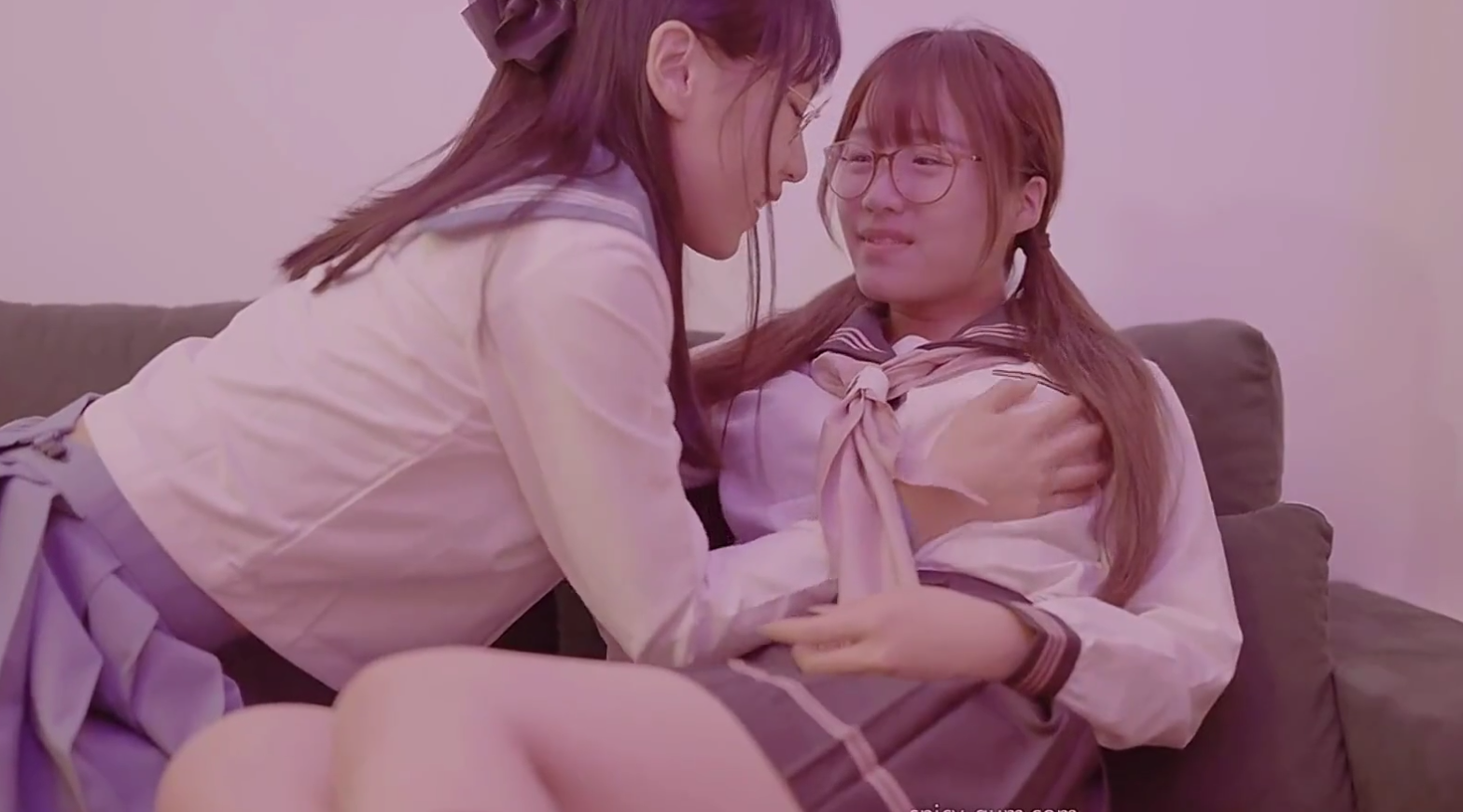 【June Liu】全网首发-香辣口香糖【女王刘玥】-【38分钟女女视频】这位可爱的日本小妹妹人生中第一次女女体验哦! 虽然很害羞，但是她还是潮喷了超多次! 喷到我都担心她会脱水，高清10