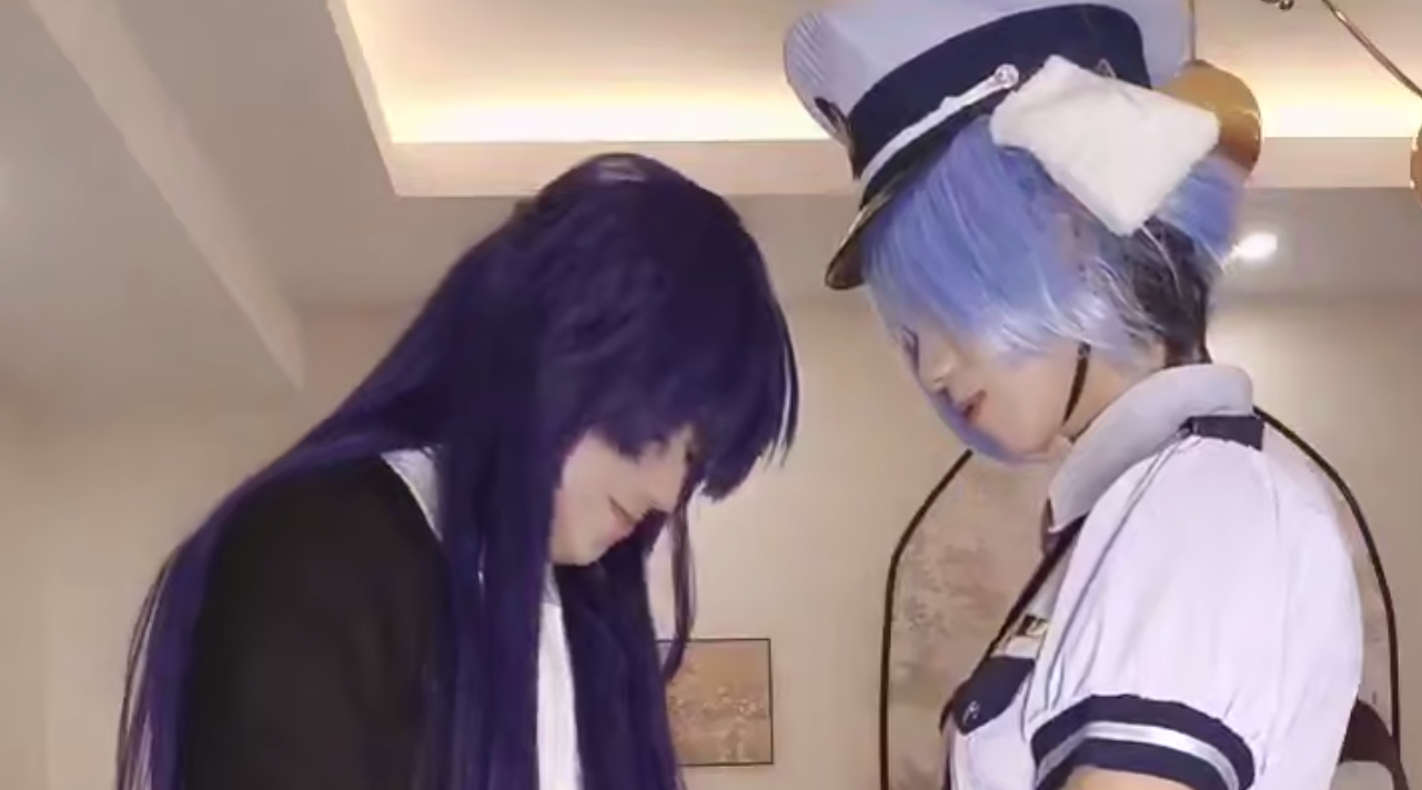 【伪娘】推特tsyayaachijb我和我的兄弟共用一个飞机杯，好像鸡鸡在亲亲一样，确实涩的嘞