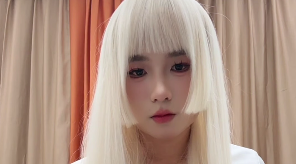 【TS】推特CdzzCdzz近距离观察仙女棒简直完美，我一定要当榛榛的狗