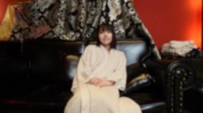 FC2-PPV-4661330   [露出真面目] 在弹珠店工作的兼职人员是成年人的猎物。女子半生与老男人发生关系，人生就此结束！