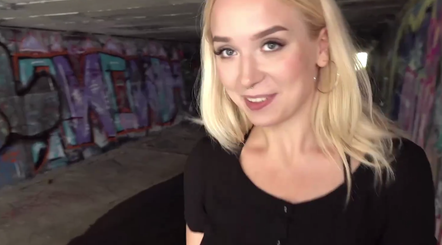 她的大天然美女一定会让你勃起 - 完整视频