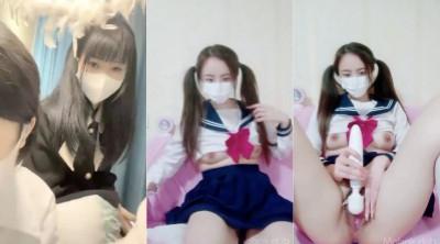 雙馬尾JK制服可愛學生妹,經典M腿張開掰茓,粉嘟嘟花蕊盡收眼底,毛毛還挺多