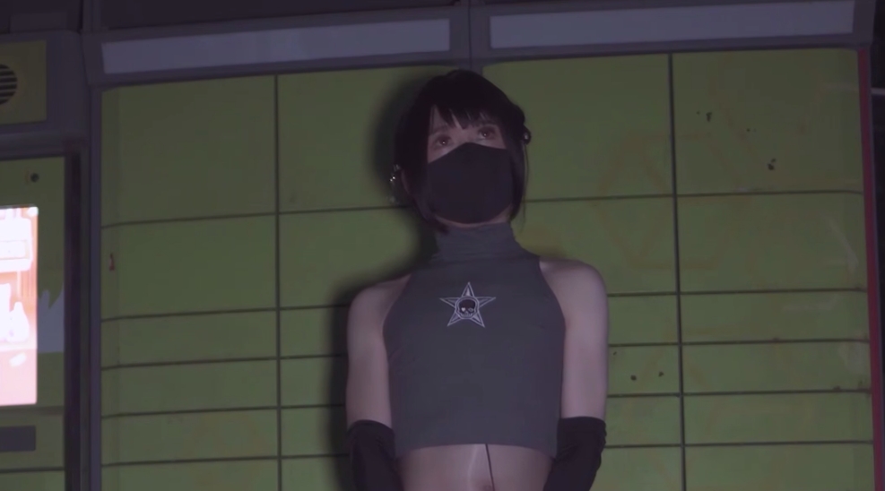 【男娘】推特xixiyaxixi1短牛仔裤户外露出，丰巢摄像头：我全拍下来了嗷